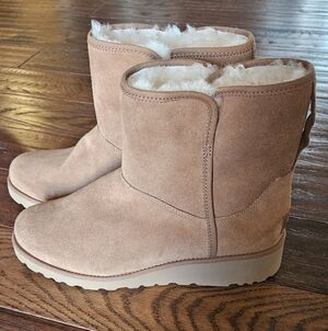 Women's Tan Suede Boots